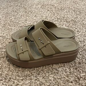 Crocs Brooklyn Low Wedge Sandal